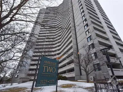 1171 AMBLESIDE Drive 2410, Woodroffe, ON K2B 8E1