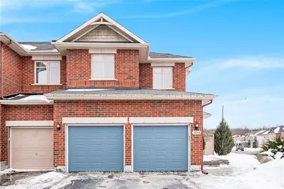 104 Eye Bright Crescent, Blossom Park - Airport and Area, ON K1V 2K5
