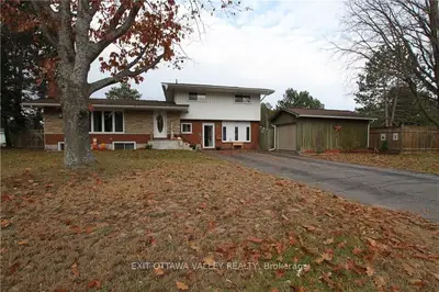 16 SPRUCEDALE Avenue, Madawaska Valley, ON K0J 1B0