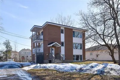 2419 PAGE Road, Orleans - Convent Glen and Area, ON K1W 1H2