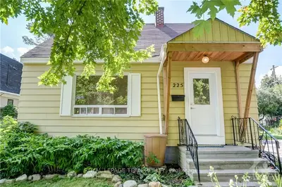 225 ANNA Avenue, Carlington - Central Park, ON K1Z 7V4