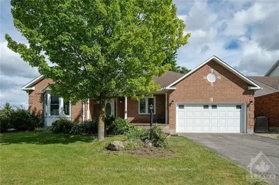 1 ALBURY Crescent, Stittsville - Munster - Richmond, ON K2S 1G7