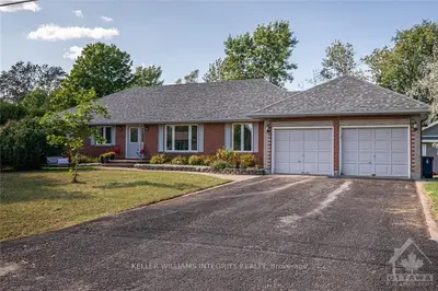 6543 COURTLAND GROVE Crescent, Greely - Metcalfe - Osgoode - Vernon and Area, ON K4P 1G5
