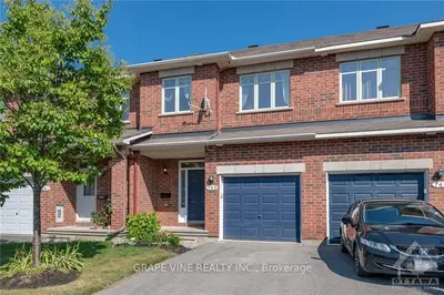 743 NAKINA Way, Blossom Park - Airport and Area, ON K1V 2J2