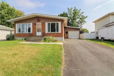 32 BRODER Crescent, South Dundas, ON K0C 1X0