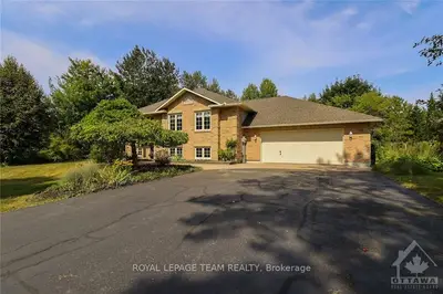 6853 TWIN LAKES Avenue, Greely - Metcalfe - Osgoode - Vernon and Area, ON K4P 1P1