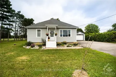 3390 CARP Road, Carp - Huntley Ward, ON K0A 1L0
