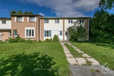 923 GREENBRIAR Avenue, Mooneys Bay - Carleton Heights and Area, ON K2C 0J8