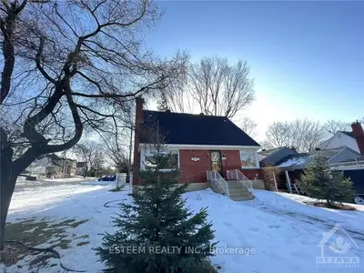 1332 ESSEX Street, Alta Vista and Area, ON K1H 7P2
