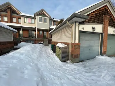 39 Thornbury Crescent, South Of Baseline To Knoxdale, On K2g 6c5