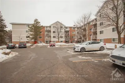280 Brittany Drive 412, Manor Park - Cardinal Glen and Area, ON K1K 4M4