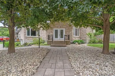 711 BRIERWOOD Avenue, Carlingwood - Westboro and Area, ON K2A 2J4