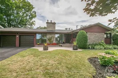 13 SYCAMORE Drive, Bells Corners and South to Fallowfield, ON K2H 6R4