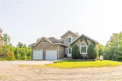 2770 B LINE Road, Laurentian Valley, ON K8A 6W8