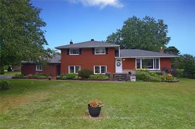 15 SUNSET Drive, Prescott, ON K0E 1T0