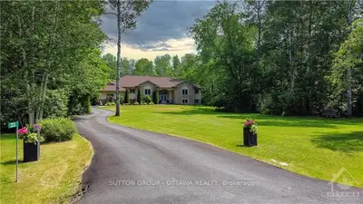 23 Kimini Drive, Stittsville - Munster - Richmond, On K2s 1s6