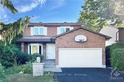7 DOREY Court, Kanata, ON K2L 2V5