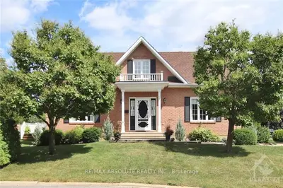 32 FOREST CREEK Drive, Stittsville - Munster - Richmond, ON K2S 1M1