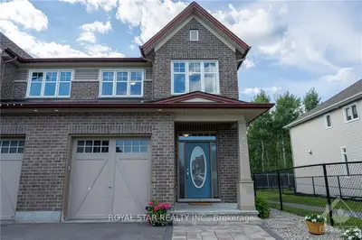 895 BUNCHBERRY Way, Blossom Park - Airport and Area, ON K1T 0L7