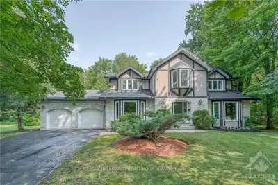 1020 BOSQUE Crescent, Orleans - Cumberland and Area, ON K4C 1C3
