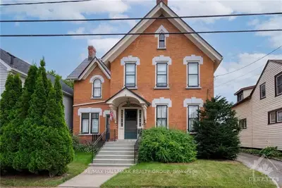 49 PEARL Street W, Brockville, ON K6V 4B7