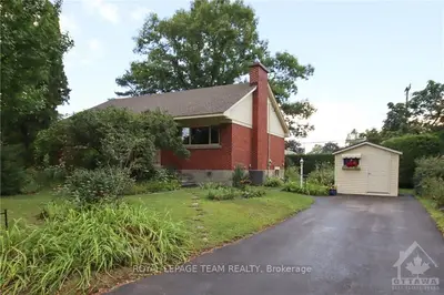 1465 FARNSWORTH Avenue, Alta Vista and Area, ON K1H 7C2