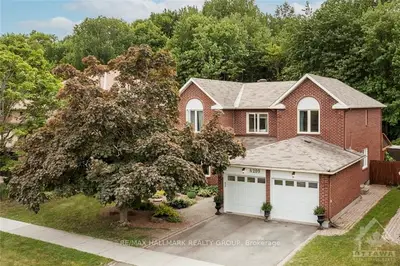 6209 BEAUSEJOUR Drive, Orleans - Convent Glen and Area, ON K1C 8E4