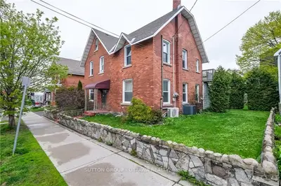 11 SHERBROOKE Avenue, West Centre Town, ON K1Y 1R8