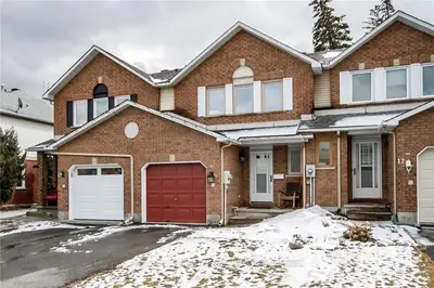 15 PETERSON Place, Kanata, ON K2L 4A8
