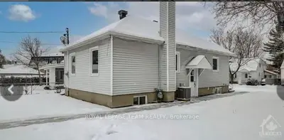 311 RICHARD Circle B, Vanier and Kingsview Park, ON K1L 6W1