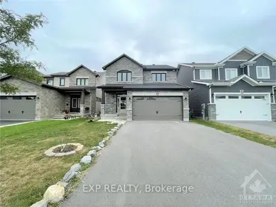 1102 BECKETT Crescent, Stittsville - Munster - Richmond, ON K2S 0Y9