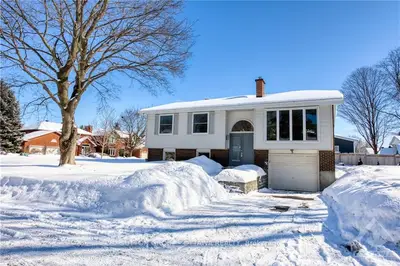 5 CEDARGROVE Court, South of Baseline to Knoxdale, ON K2G 0M4
