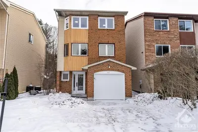 312 FERNLEAF Crescent, Orleans - Cumberland and Area, ON K1E 2Z4