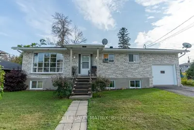 350-352 NELSON Street W, Hawkesbury, ON K6A 2J7