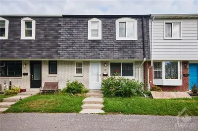 665 HOCHELAGA Street 11, Overbrook - Castleheights and Area, ON K1K 2E8