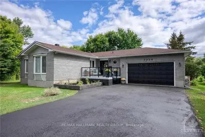 7900 SKYLARK Street, Greely - Metcalfe - Osgoode - Vernon and Area, ON K0A 3J0