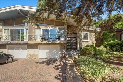 2097 CHALMERS Road, Alta Vista and Area, ON K1H 6K4