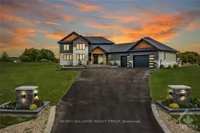 290 WEST LAKE Circle, Carp - Huntley Ward, ON K0A 1L0