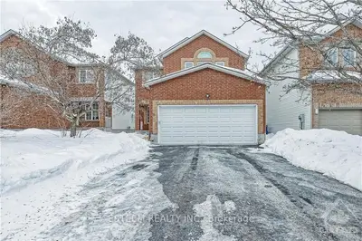 8 MARICONA Way, Kanata, ON K2T 1H1