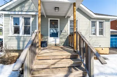 465 MUTUAL Street, Overbrook - Castleheights and Area, ON K1K 1C7