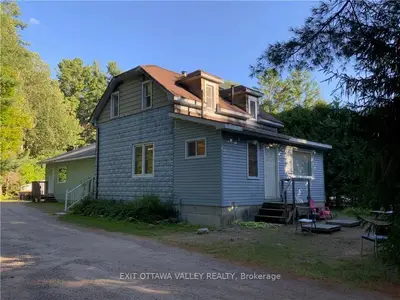 2704 DAFOE Road, Madawaska Valley, ON K0J 1L0