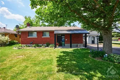35 KELVIN Crescent, South of Baseline to Knoxdale, ON K2G 3M1