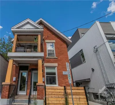 121 CARRUTHERS Avenue, West Centre Town, ON K1Y 1N4