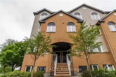 1090 GEORGETON, Manor Park - Cardinal Glen and Area, ON K1K 2W7