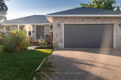 624 FAIRVIEW Avenue S, Laurentian Valley, ON K8A 8L3