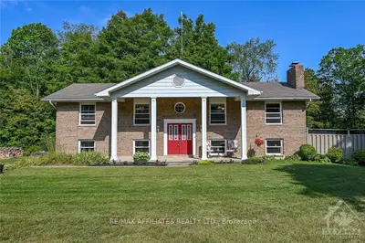 2 TOWER Road, Rideau Lakes, ON K0G 1L0