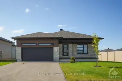 212 HYBRID Street, Russell, ON K0A 1W1