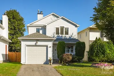 2743 KINGWOOD Lane, Blossom Park - Airport and Area, ON K1T 2G3