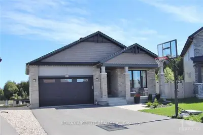 1136 BECKETT Crescent, Stittsville - Munster - Richmond, ON K2S 0Z1