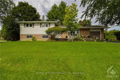 92 LENNOX Street, Stittsville - Munster - Richmond, ON K0A 2Z0